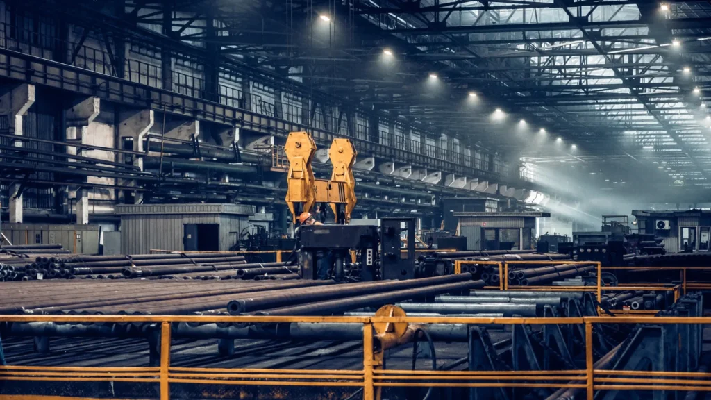 Fabrication de tubes d'acier dans une usine sidérurgique